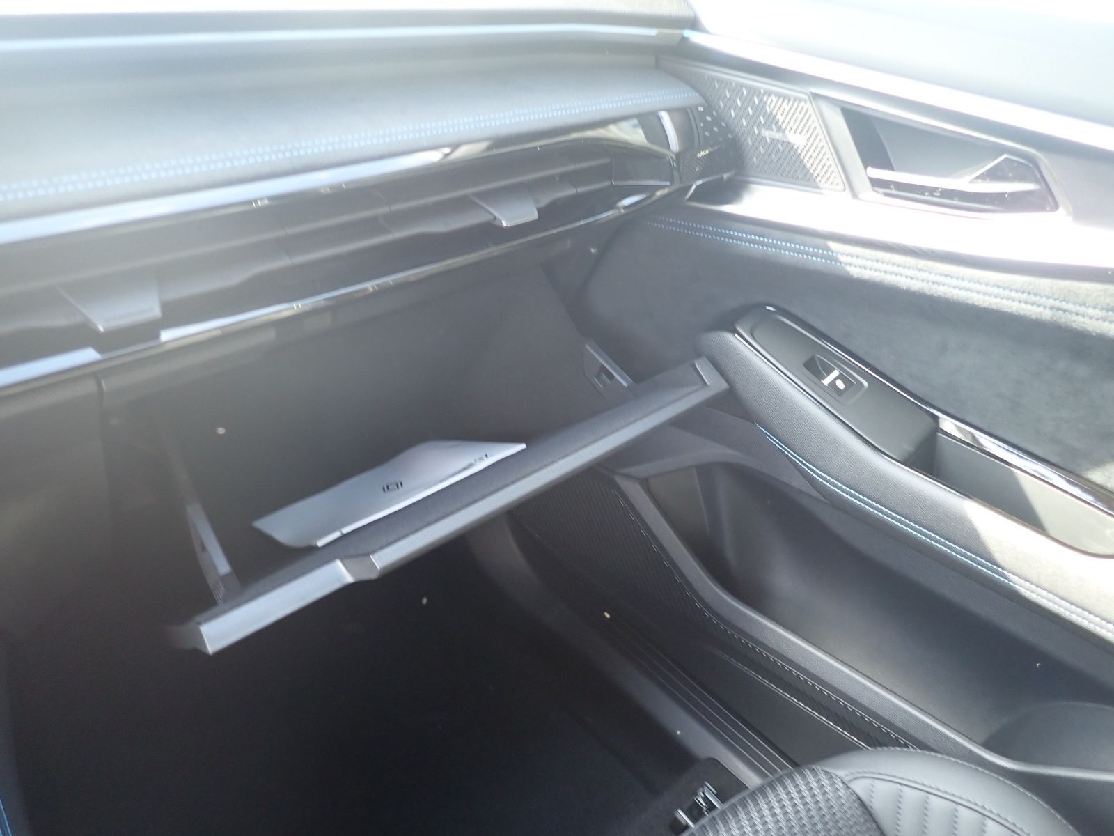Fahrzeugabbildung Renault Espace 6 Esprit Alpine Full Hybrid E-Tech 200 5-