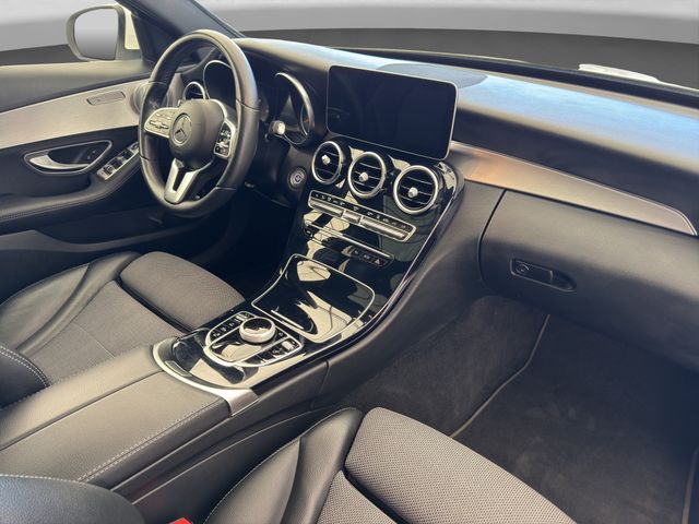 Fahrzeugabbildung Mercedes-Benz C 300 T de Avantgarde+Pano+Burmester+CarPlay