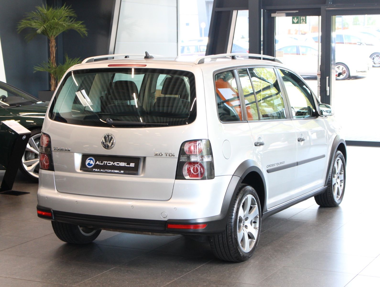 Fahrzeugabbildung Volkswagen Touran 2.0 TDI  Cross *Navi*PDC*AHK