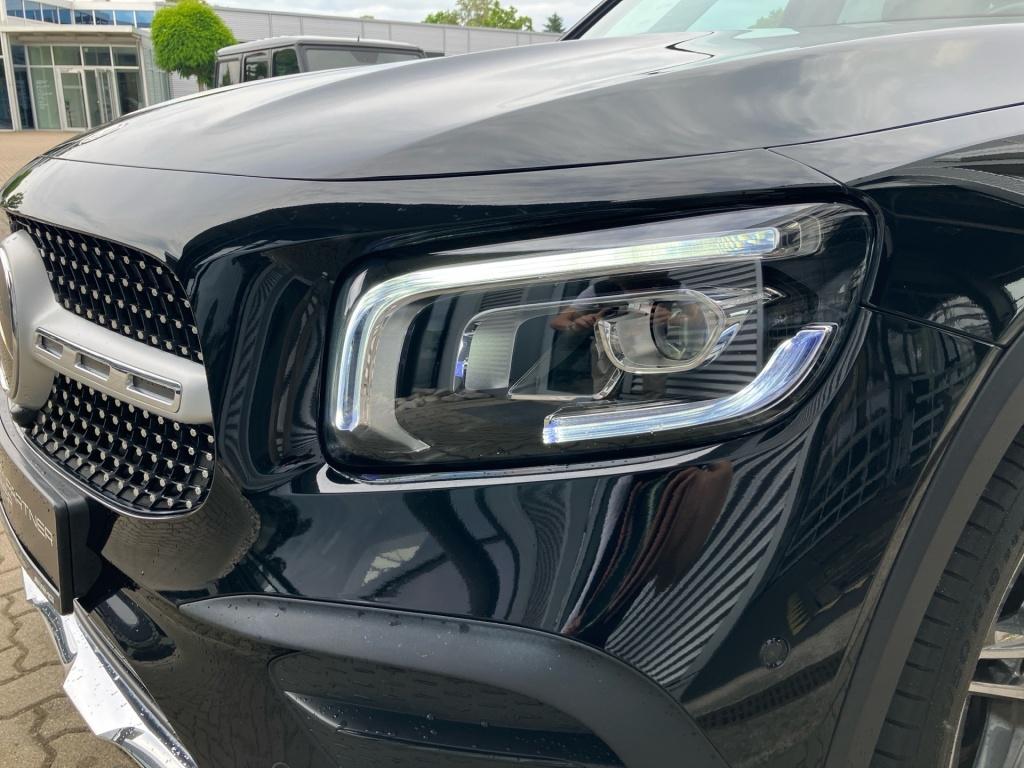 Mercedes-Benz GLB 250 AMG Pano.Dach LED Kamera AHK Ambi. STHZG