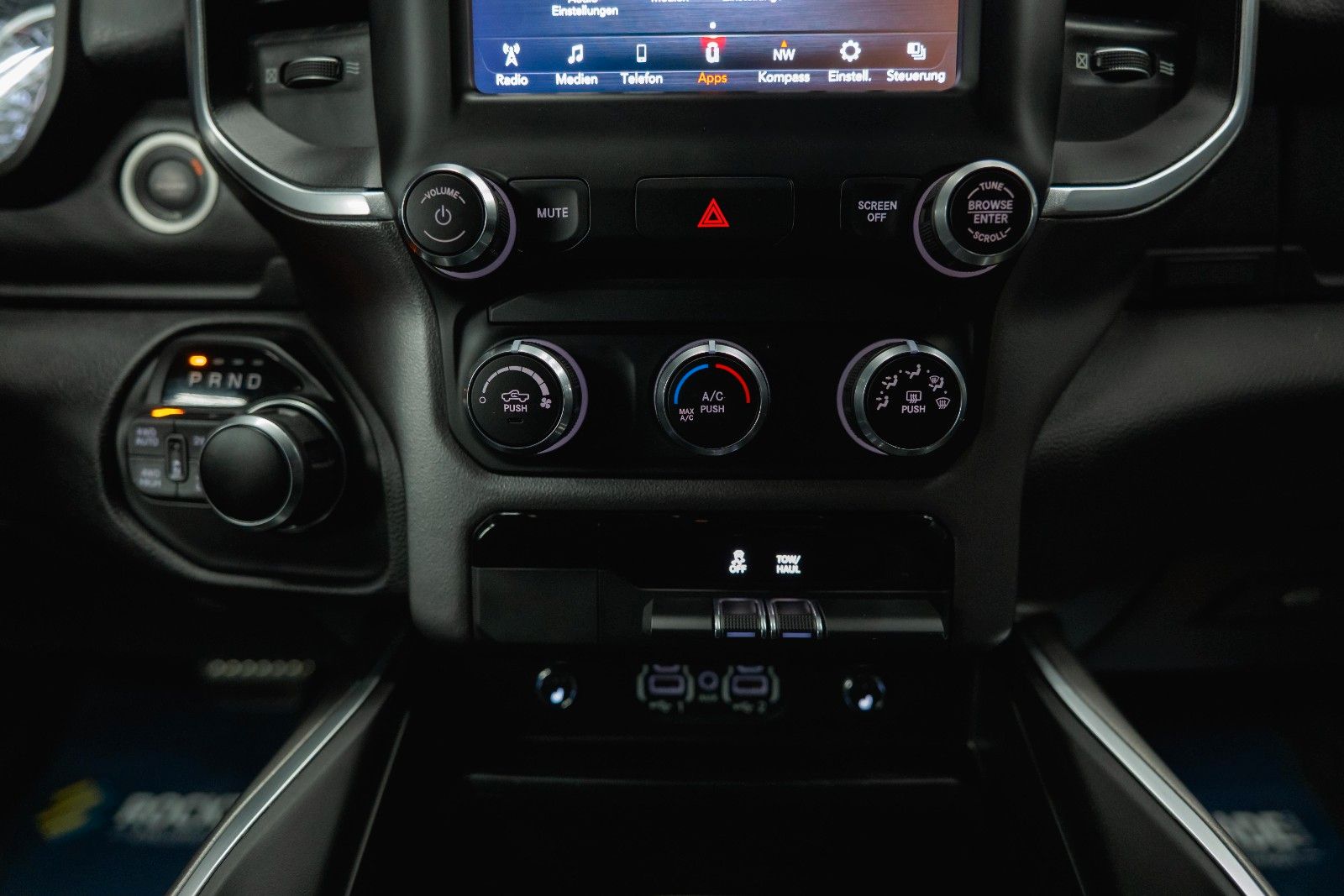 Fahrzeugabbildung Dodge RAM 5.7 V8 HEMI 4x4 OFFROAD Night Limited 19%