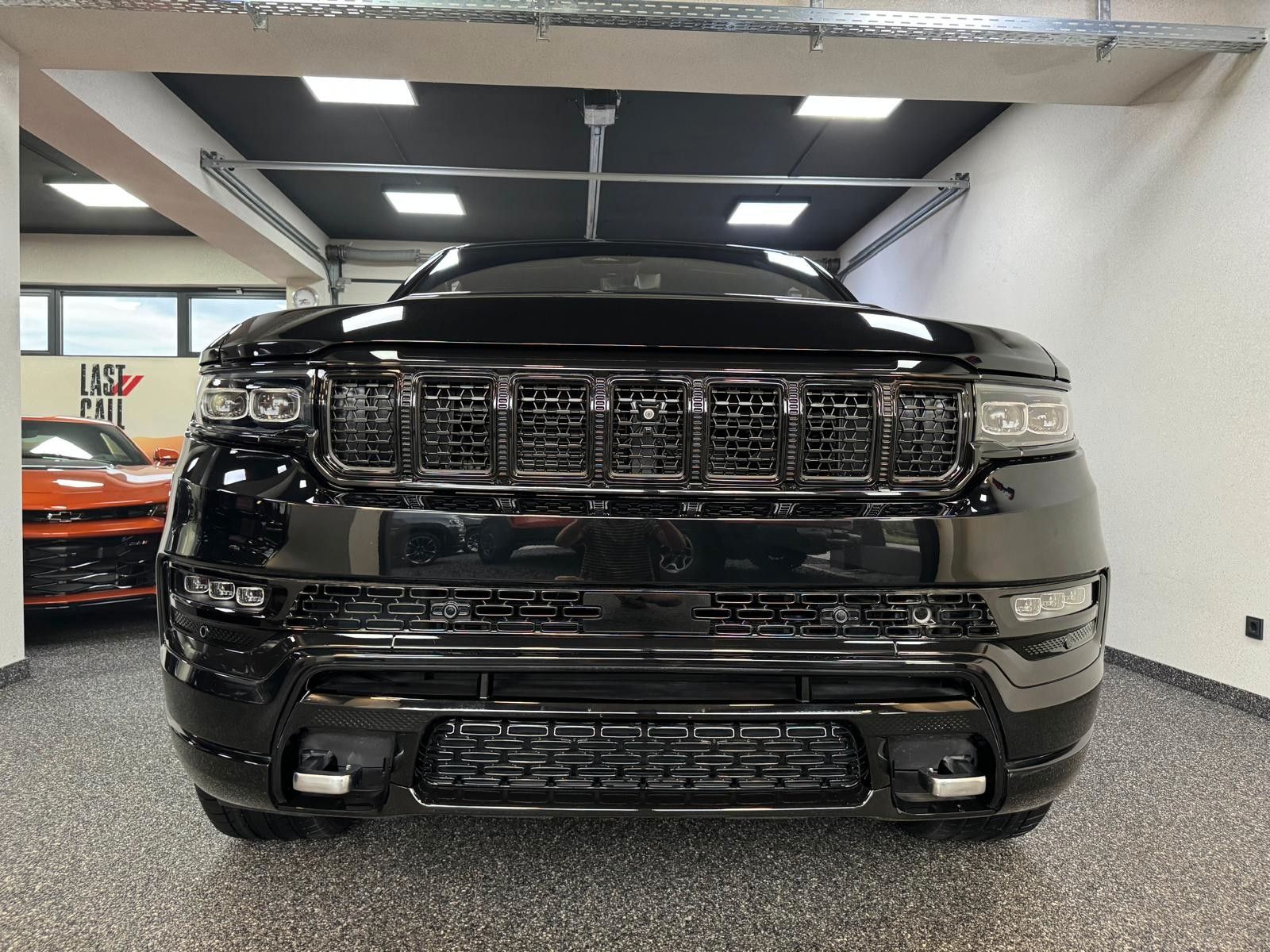 Fahrzeugabbildung Jeep GRAND WAGONEER SER. III BLACK LINE-24"6.4L V-8 .