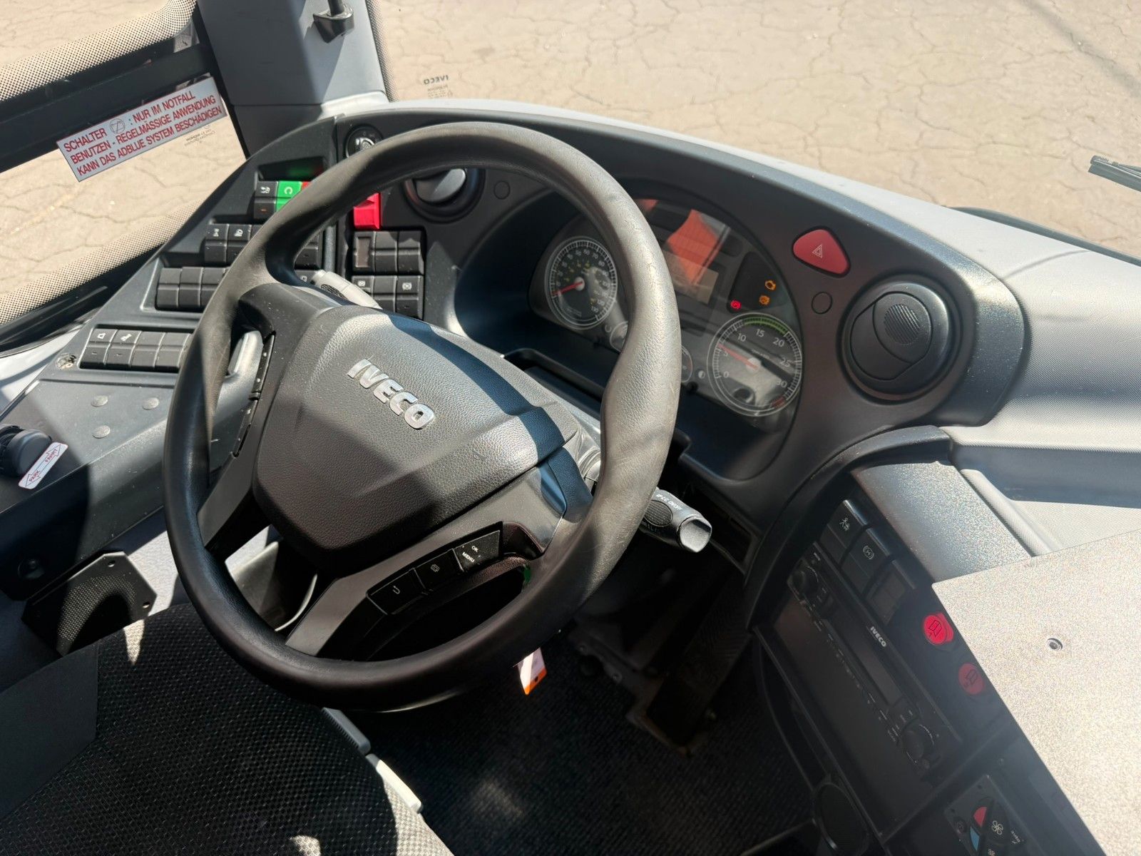 IVECO  2017 - Image 13 of 29