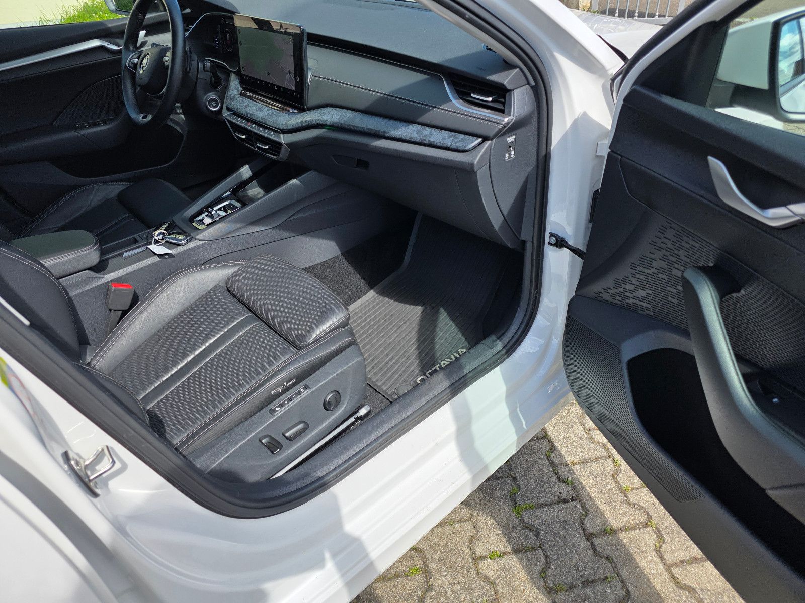 Skoda Octavia 2.0TDI AHK ACC VZE HUD Memory Sitzbelüft foto 23