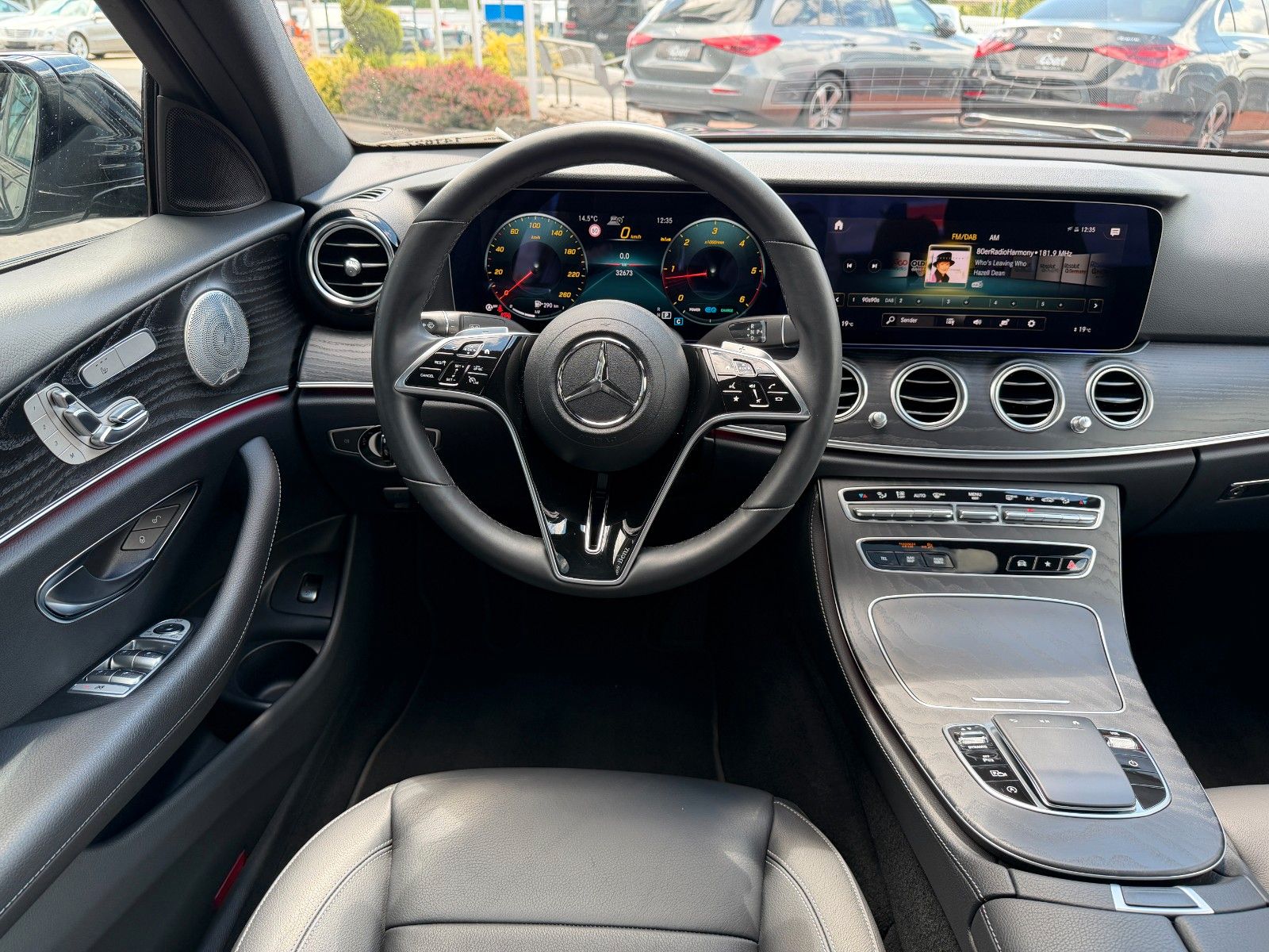 Fahrzeugabbildung Mercedes-Benz E 220 d Avantgarde Night+Burm+Pano+Memory+ILS