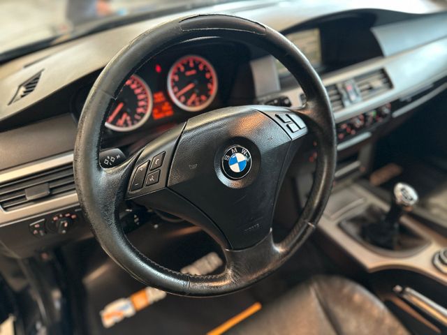 BMW 530 i Touring *Klima*Navi*Xenon*AHK*Freisprech*