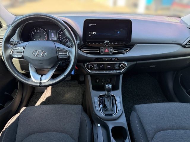 Fahrzeugabbildung Hyundai i30 cw Trend 1.5 T-GDI +KLIMA+NAVI+RFK+SHZ+UVM+