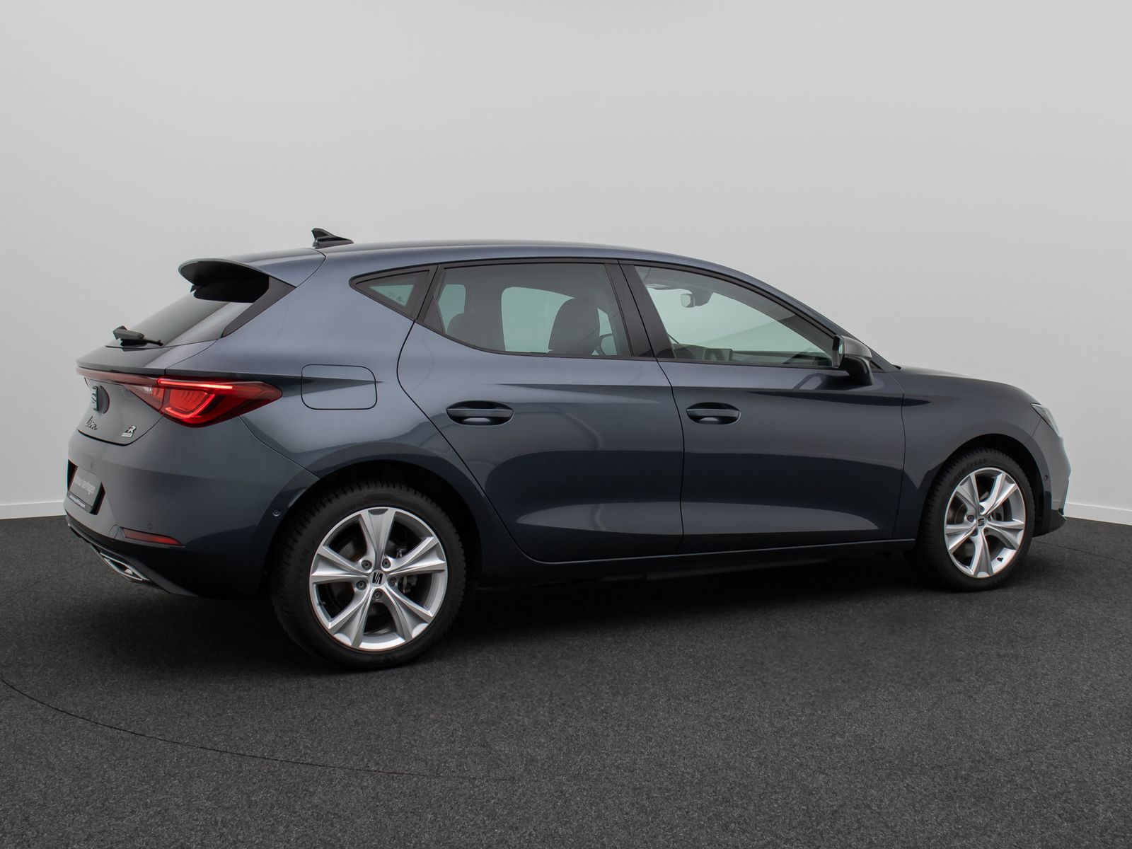 Fahrzeugabbildung SEAT Leon e-HYBRID FR Tempomat DigitDispl ParkAsssit
