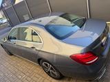 Mercedes-Benz E 220 d 4MATIC Autom. - - Mercedes-Benz mit Diesel-Antrieb: Grau, Luftfederung, Limousine