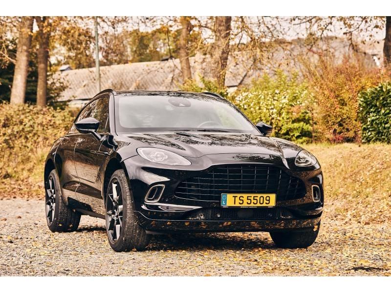 ASTON MARTIN DBX