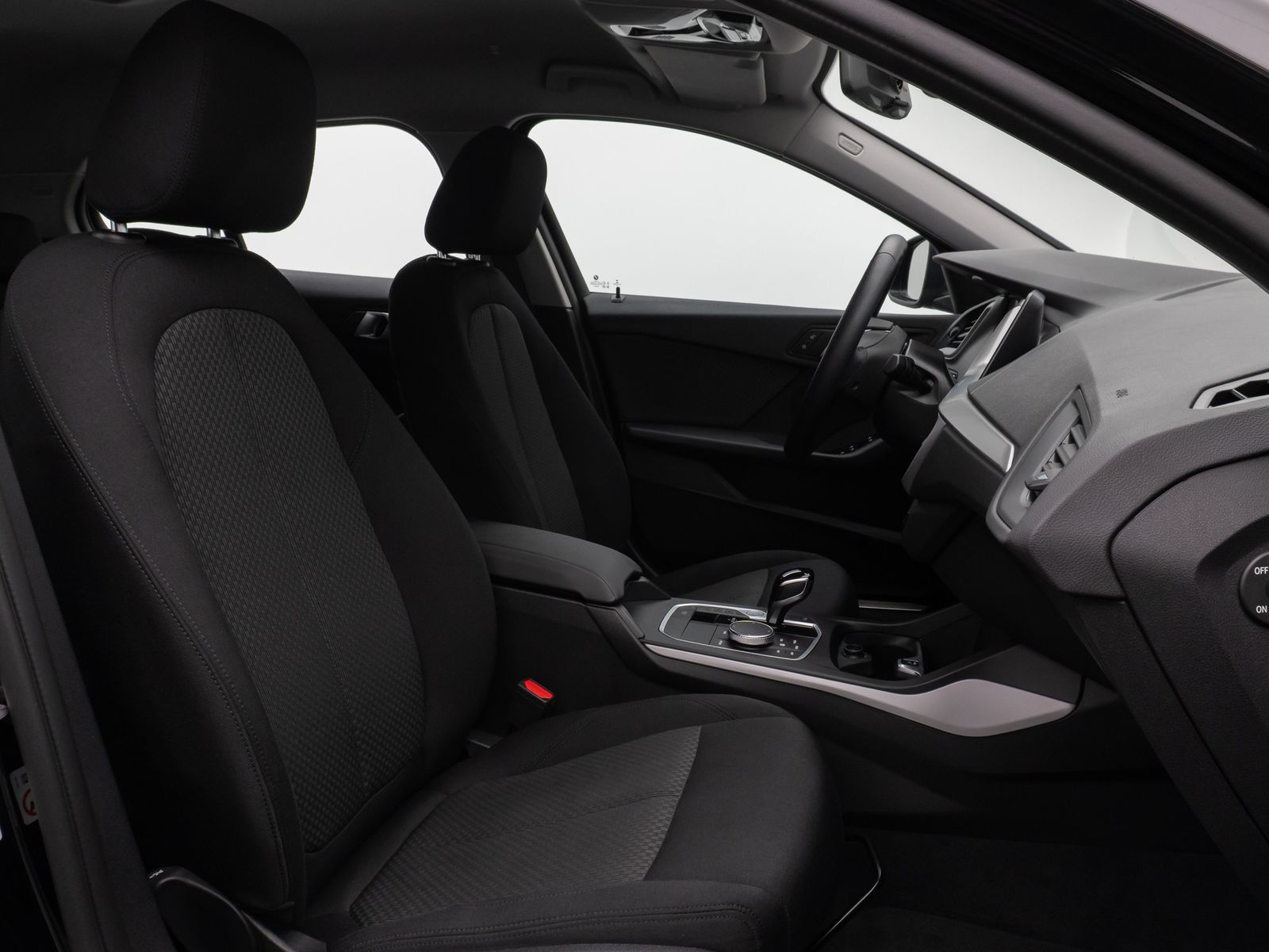 Fahrzeugabbildung BMW 118i PDC CockPitPro Alarm Geschwindigkeitsreg