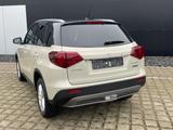 Suzuki Vitara 1.5 DUALJET 4x4 Hybrid AppleCarPlay Alca. - mit Hybrid-Antrieb: Beige, Alcantara