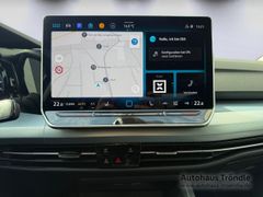 VW Golf VIII Bluetooth Navi LED Klima Einparkhilfe