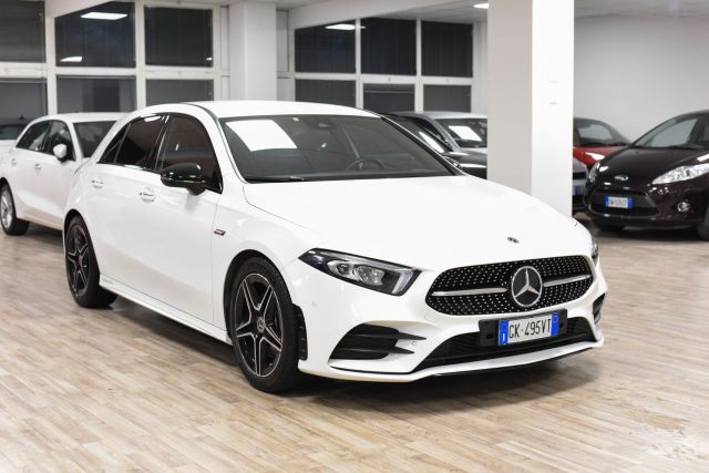 Mercedes-Benz Mercedes-benz A 220 A 220 d Automatic AMG LINE P