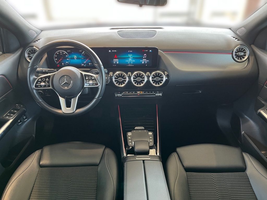 Fahrzeugabbildung Mercedes-Benz GLA 250 e Progressive Night Pano AHK Kamera LED