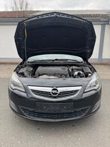 Opel Astra J Sports Tourer Innovation 2.HAND TÜV - Opel Astra aus 2011: Tourer Sport