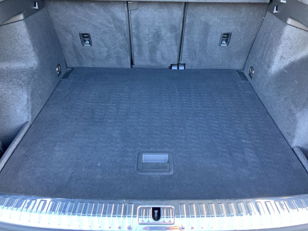 AUDI Q3 Sportback 35 TFSI S-line LED Navi ACC Rfk 18' AUDI Q3 Sportback 35 TFSI S-line LED Navi ACC Rfk 18'