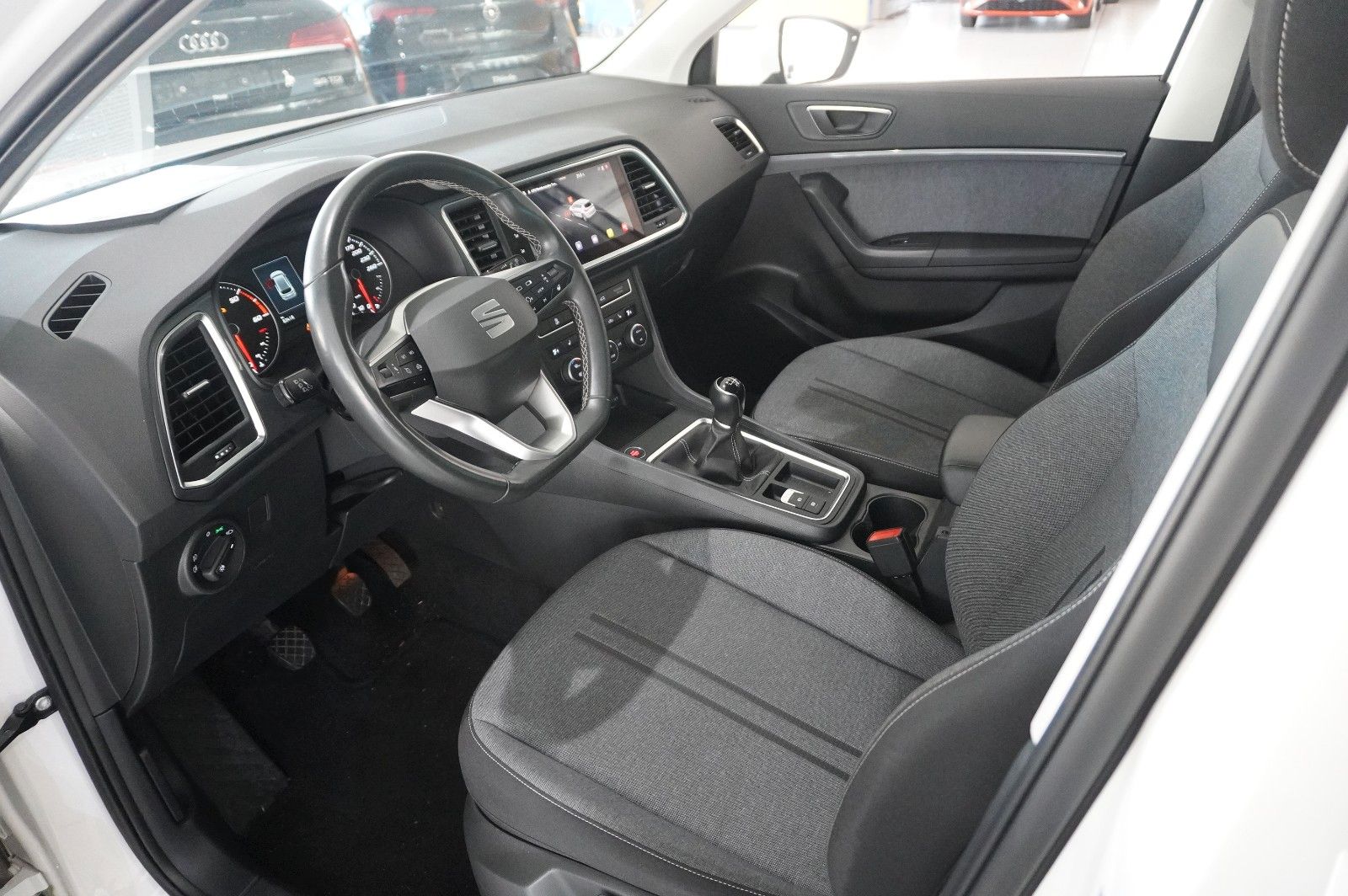 Fahrzeugabbildung SEAT Ateca 2.0 TDI STYLE NAVI/LED/SHZ/TEMP./PDC/DAB+
