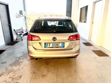 Volkswagen Golf - 10