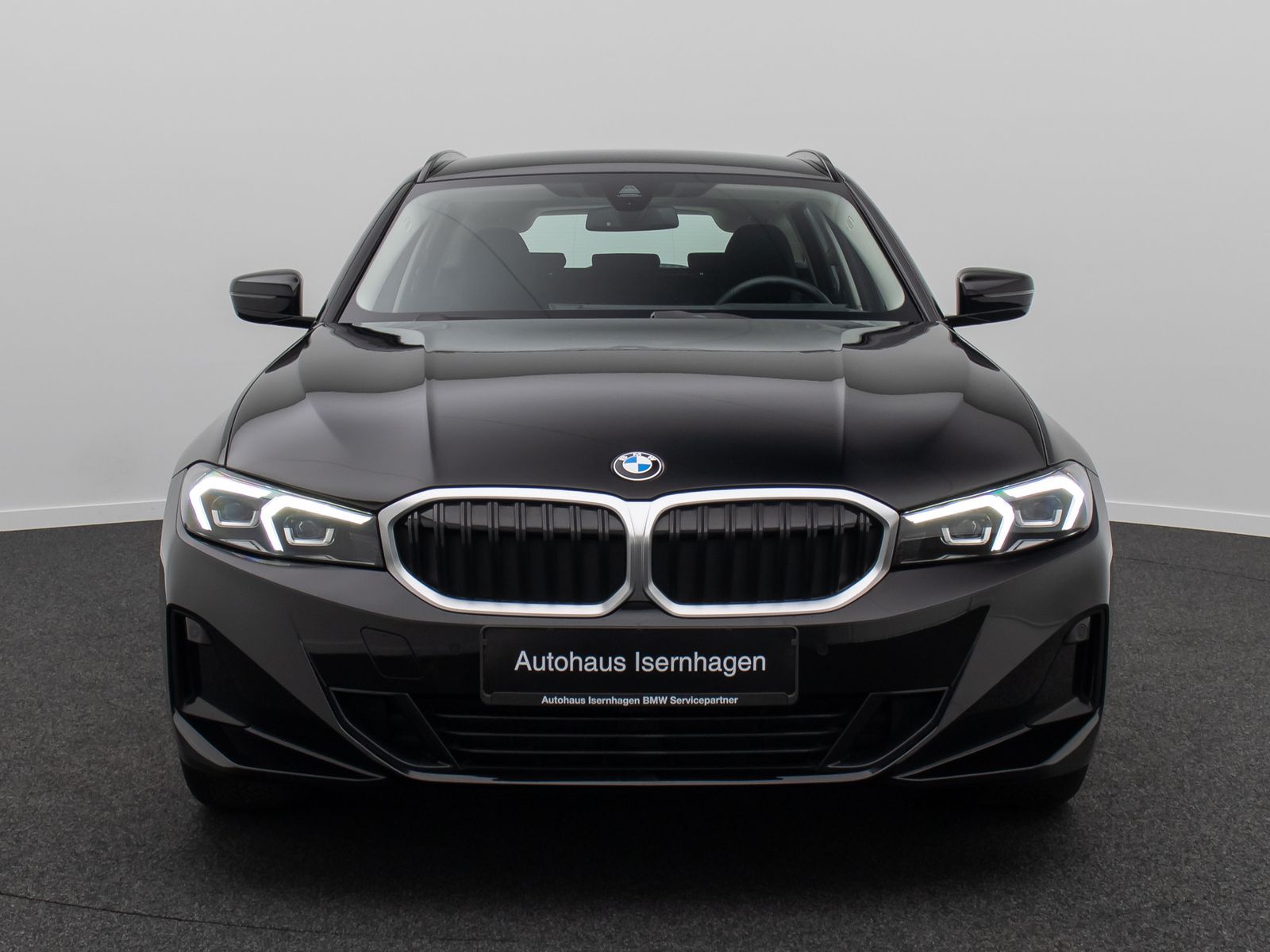 Fahrzeugabbildung BMW 318i GeschwindigReg HUD DAB Kamera LED Sport
