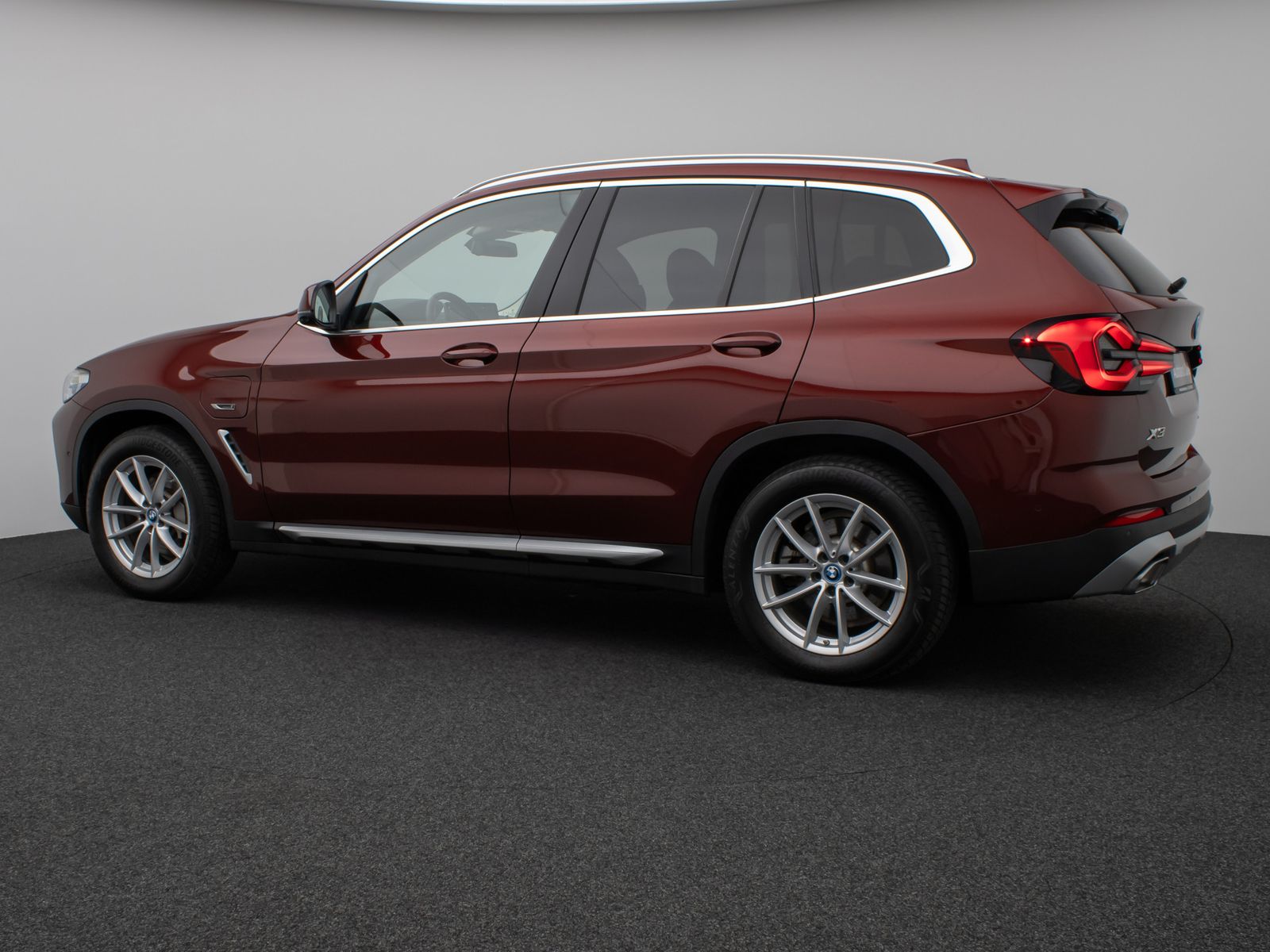 Fahrzeugabbildung BMW X3 xD30e Laser 360° HUD DAB HiFi Komfort Sport