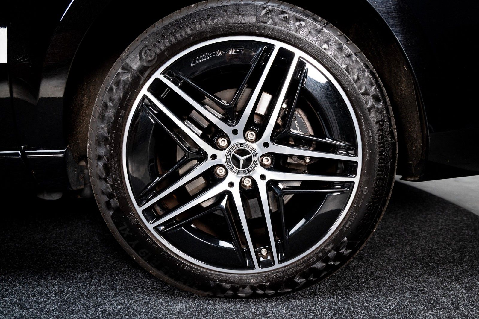 Fahrzeugabbildung Mercedes-Benz V 300 d 4MATIC EXCLUSIVE lang + AIRMATIC + Bur