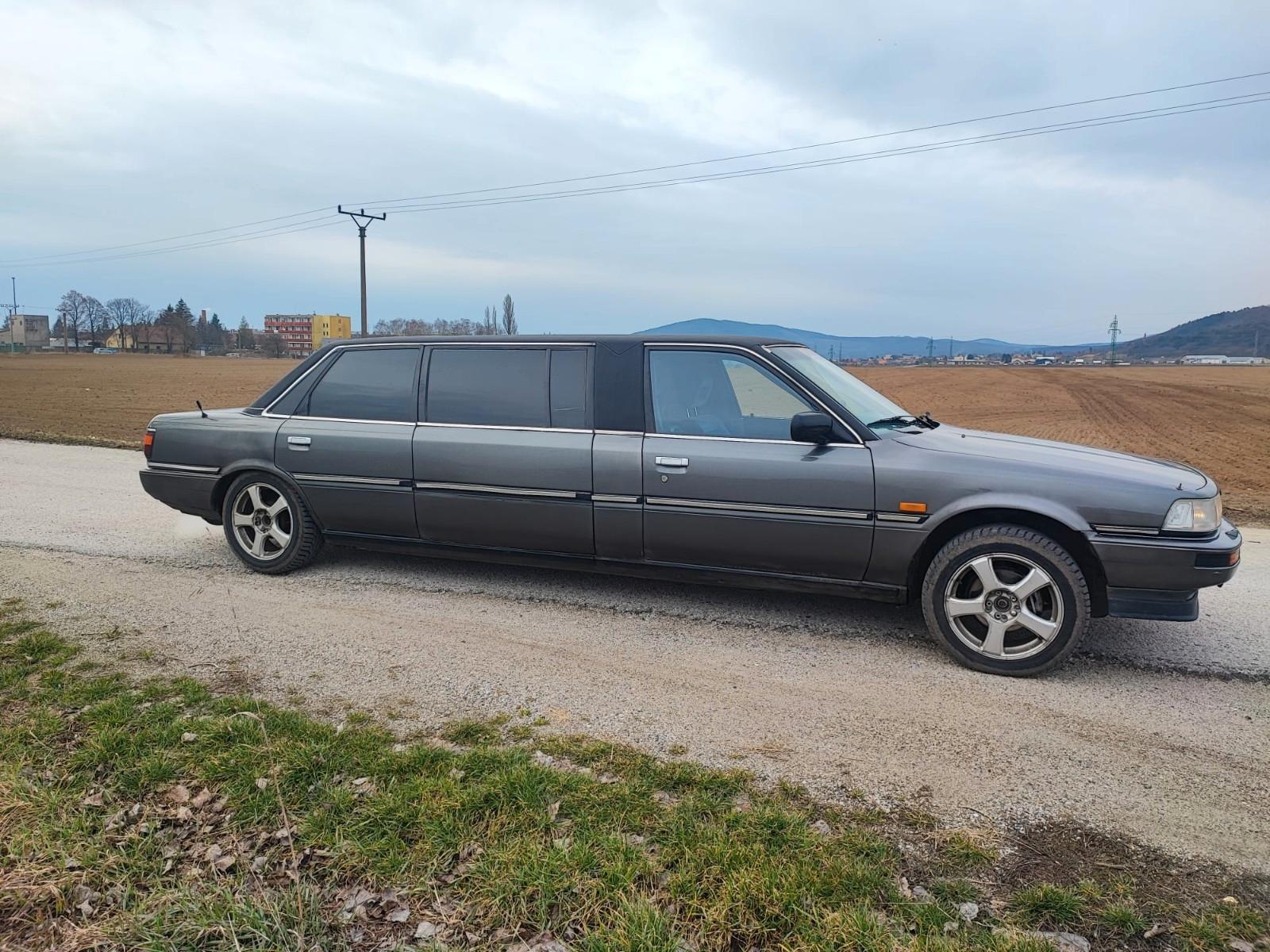 Toyota Camry SPECIAL LONG LIMO