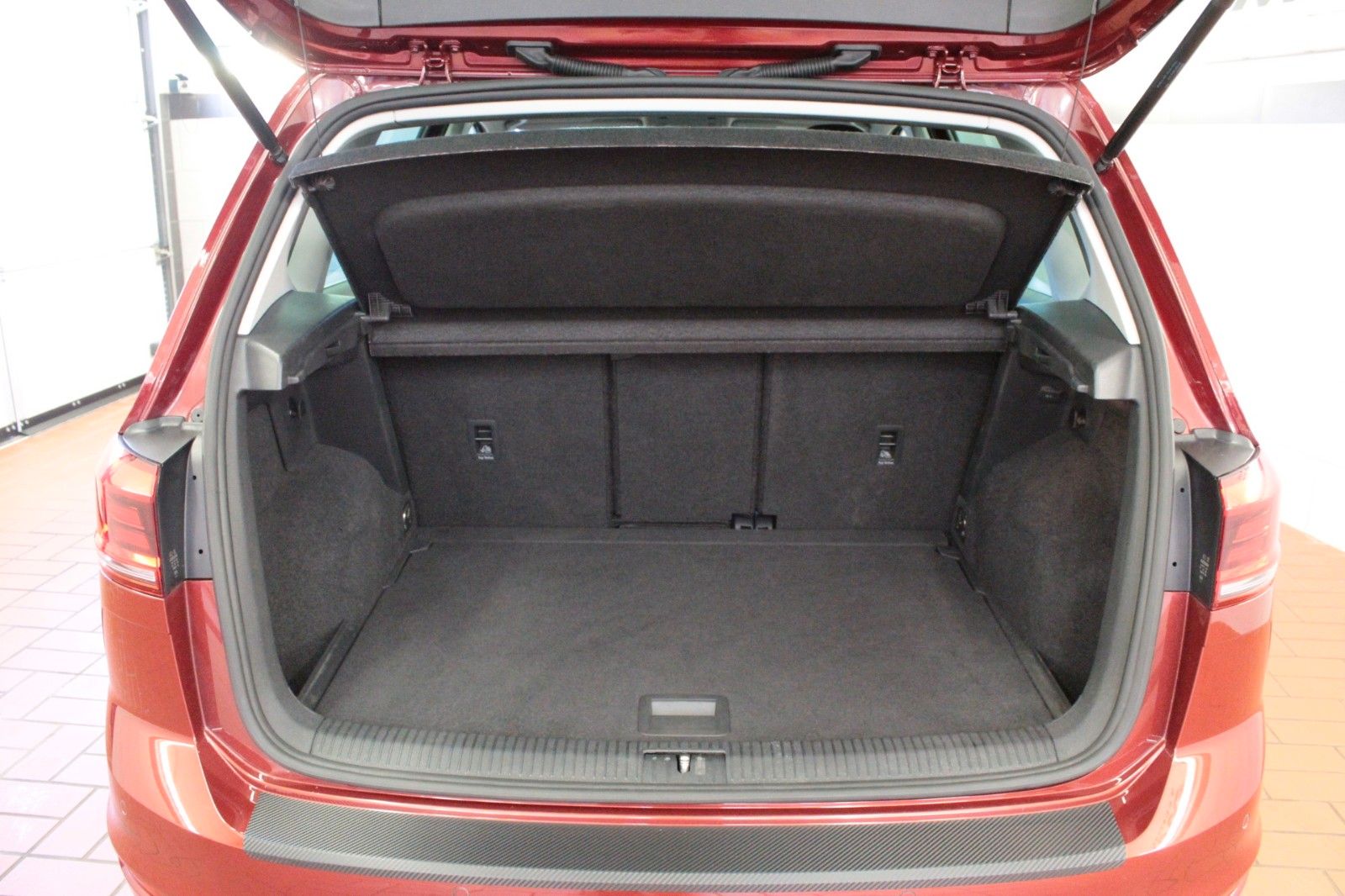 Fahrzeugabbildung Volkswagen Golf Sportsvan 1.0 TSI OPF IQ.DRIVE