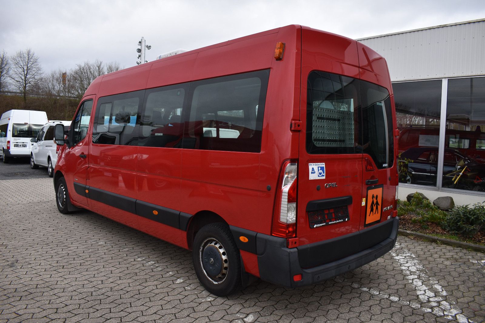 Fahrzeugabbildung Opel Movano Behindertengerecht *8076