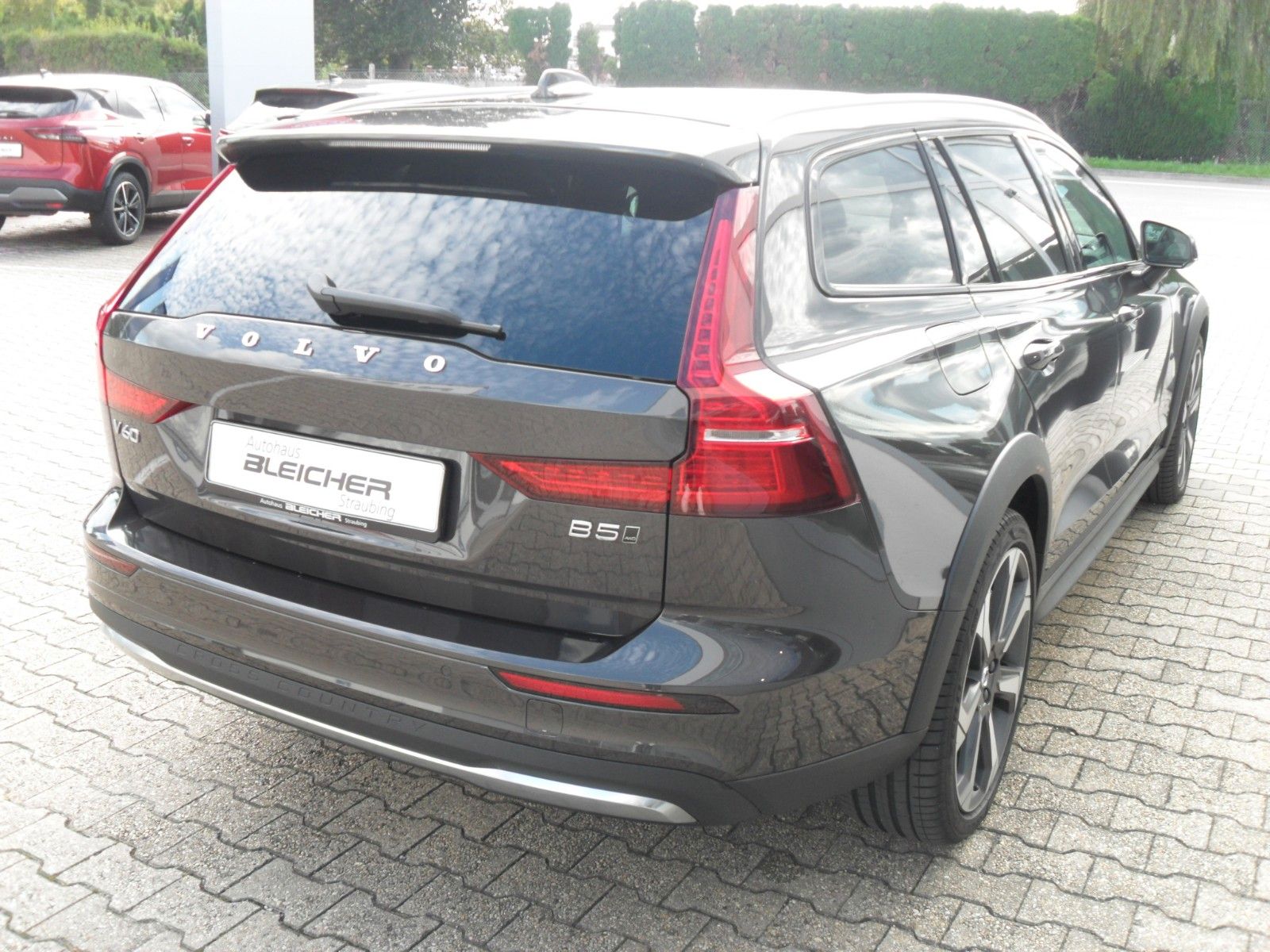 Fahrzeugabbildung Volvo V60 B5 Cross Country Plus AWD | AHK | 360° | SH