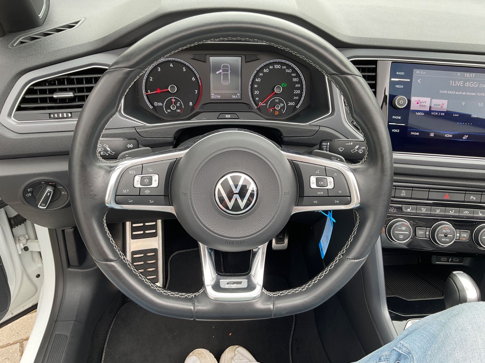 Fahrzeugabbildung Volkswagen T-Roc Cabriolet 1.5 TSI DSG R-Line,AHK,Kamera,AC