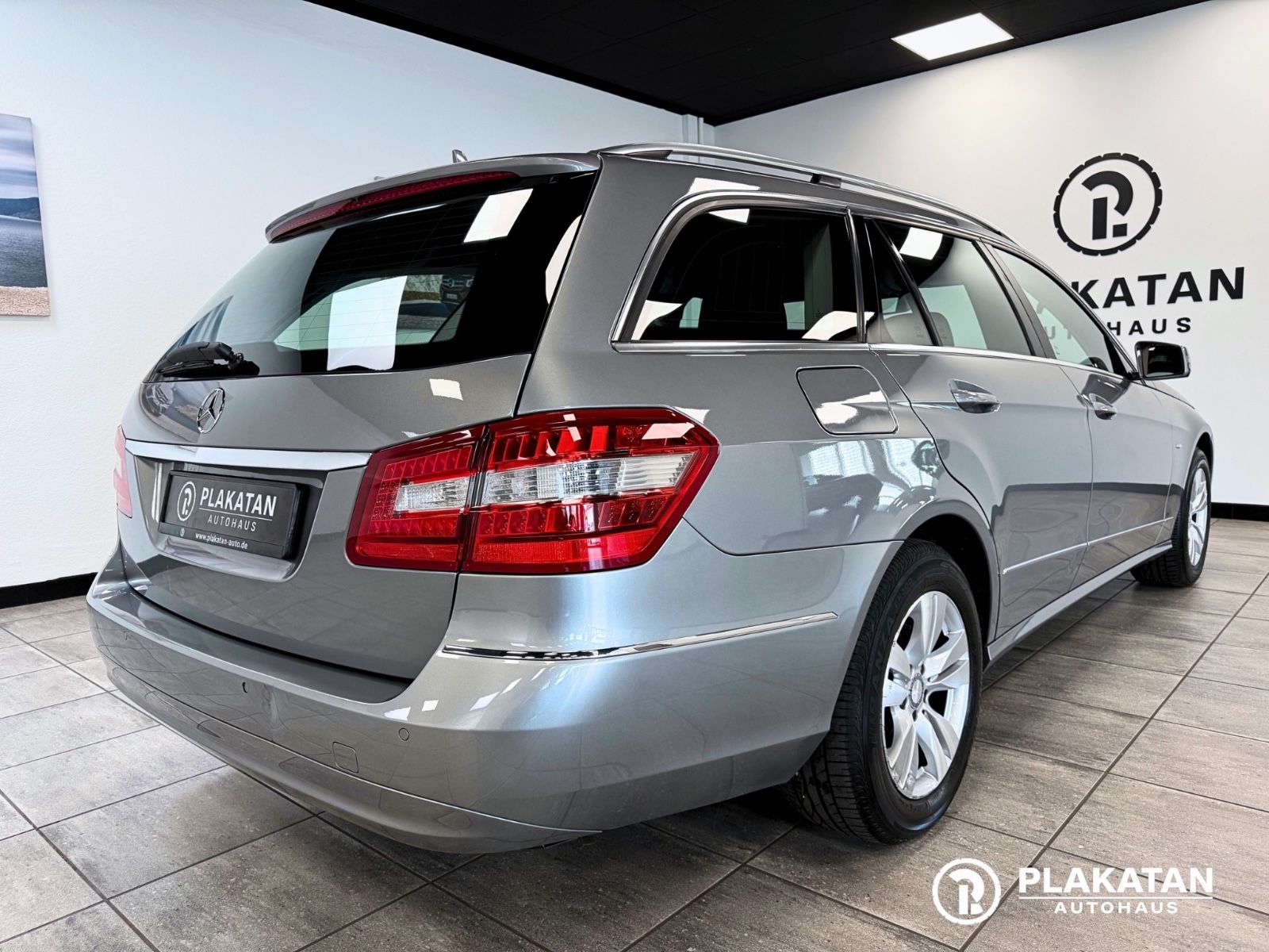 Fahrzeugabbildung Mercedes-Benz E 250 CDI T-Modell Leder AHK MB-Service