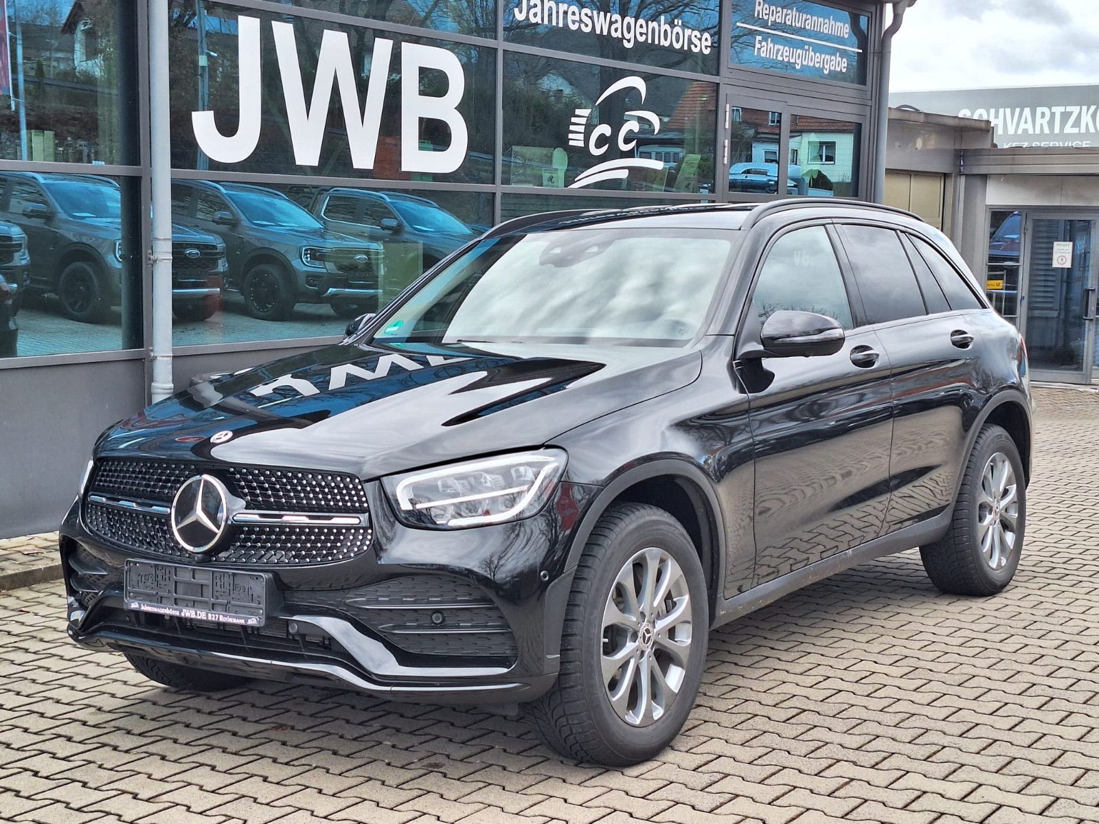 MERCEDES-BENZ GLC 300 de 4Matic 360° AMG Line AHK Dieselhybrid