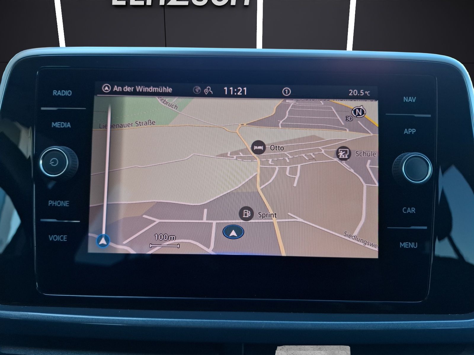 Fahrzeugabbildung Volkswagen T-Roc TSI Style LED Navi AID ACC Park-Assist SH