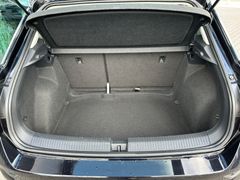 Fahrzeugabbildung Volkswagen T-Roc 1.5 TSI DSG Sitzheizung PDC Bluetooth