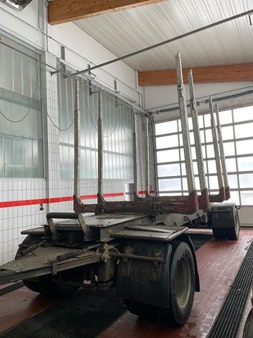 Huttner Holtransporter mit Rungen , Alufelgen