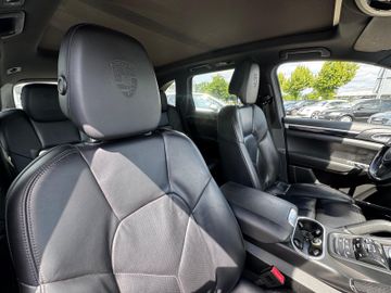 Porsche Cayenne - 10