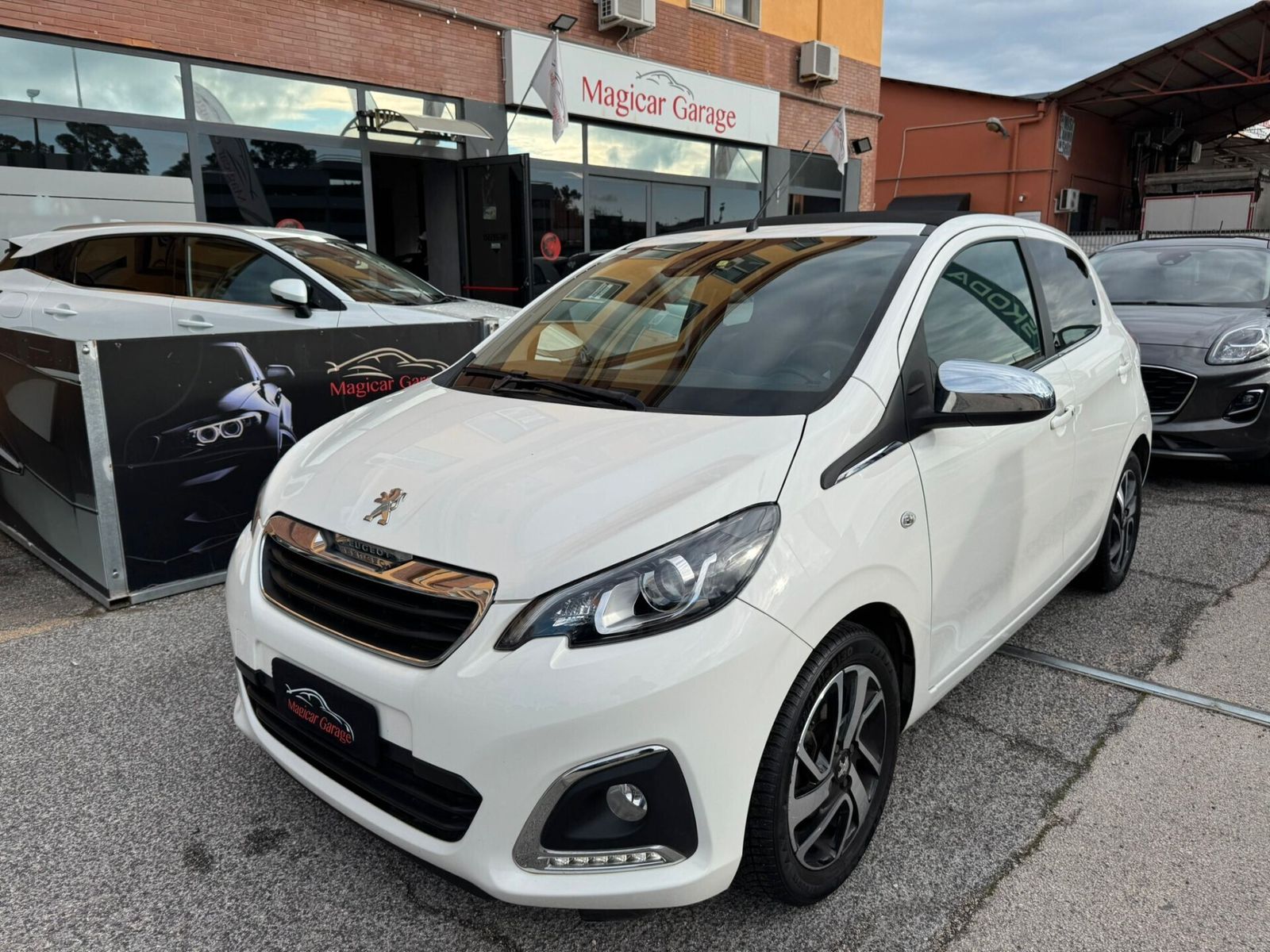 PEUGEOT 108