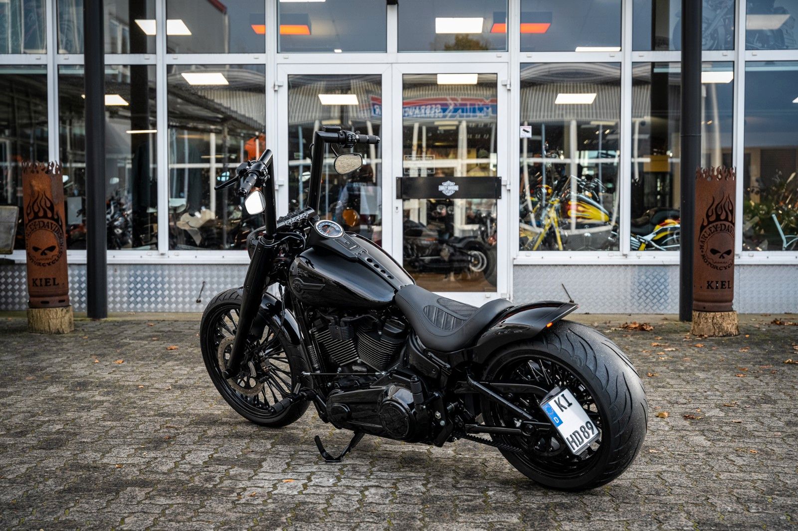 Fahrzeugabbildung Harley-Davidson SPECIAL DARK FAT BOY FLFBS 114 MY24