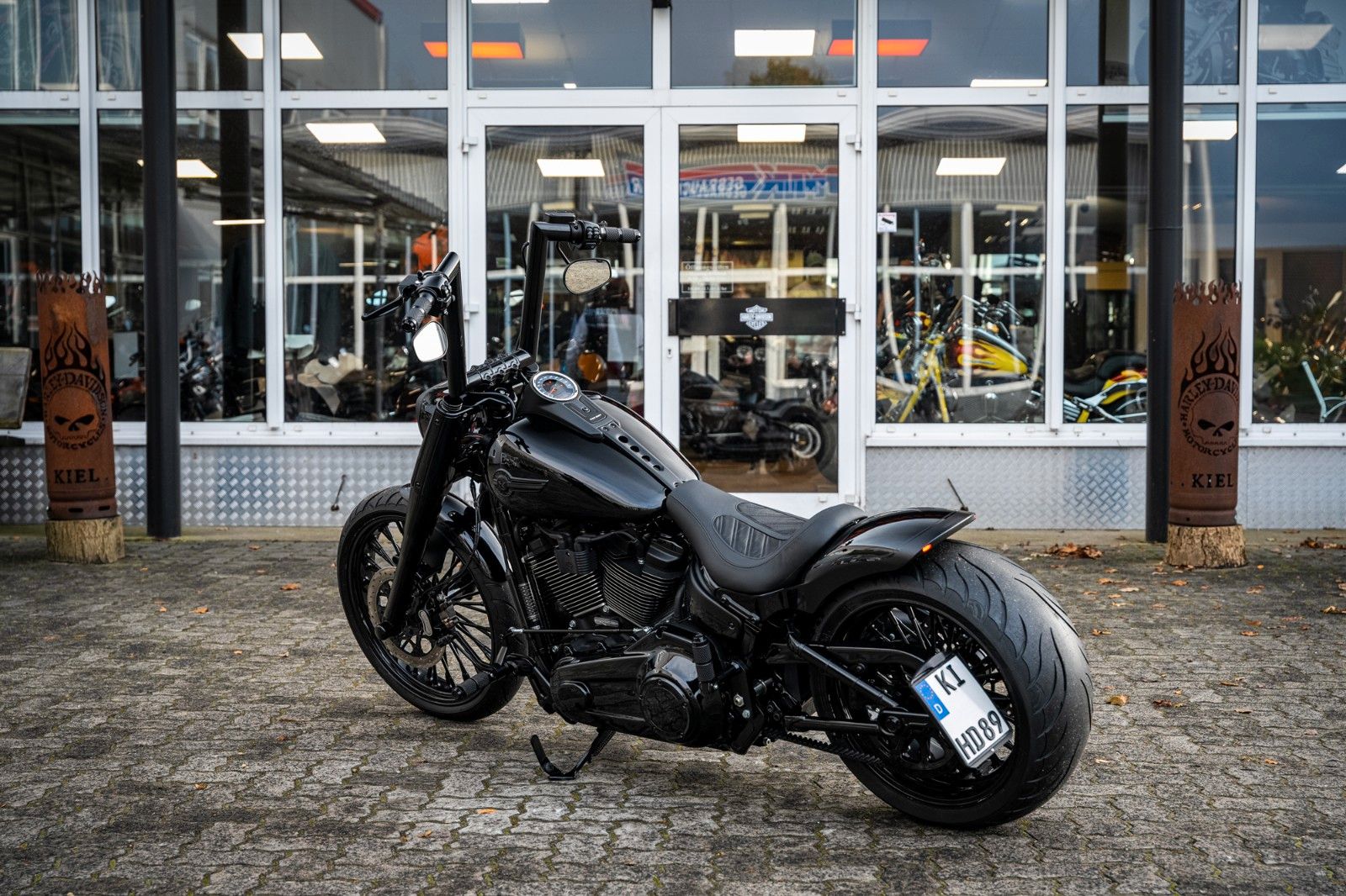 Fahrzeugabbildung Harley-Davidson SPECIAL DARK FAT BOY FLFBS 114 verb. bestellen