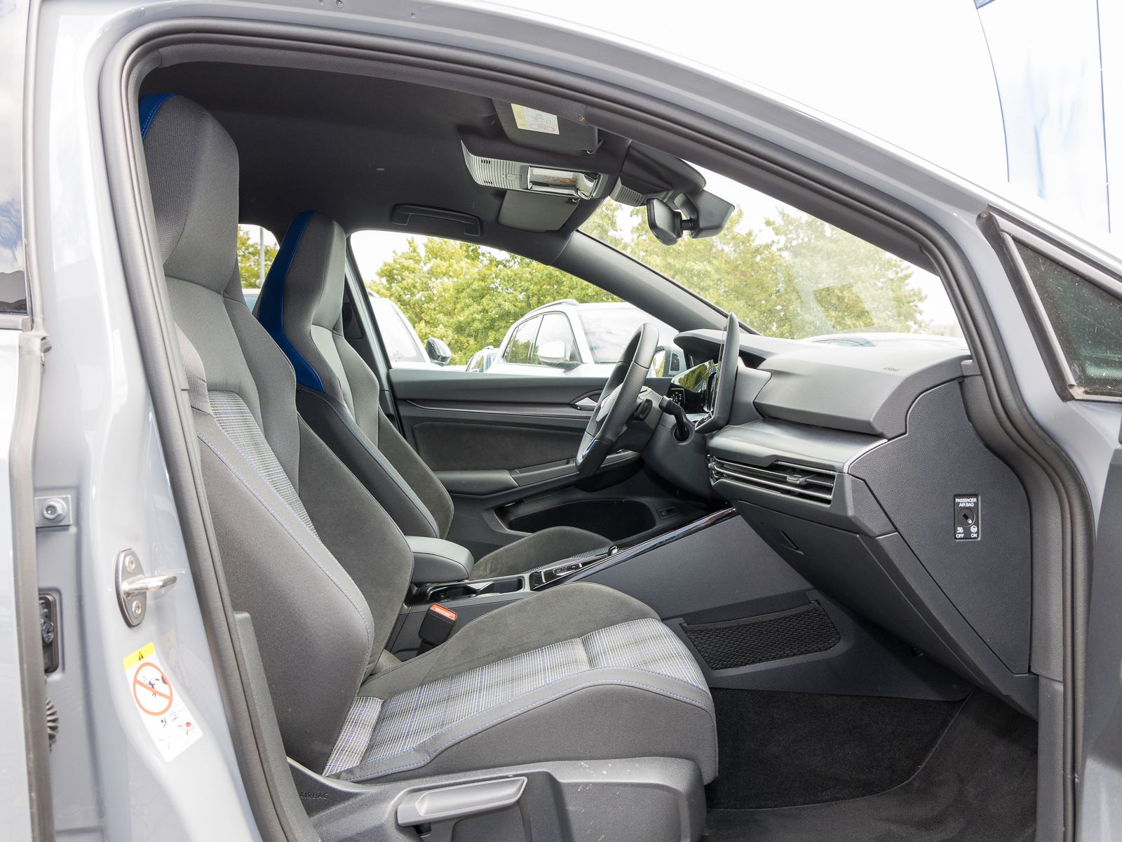Volkswagen Golf VIII 1.5 TSI eHybrid GTE NAVI AHK REARVIEW  imagem 3