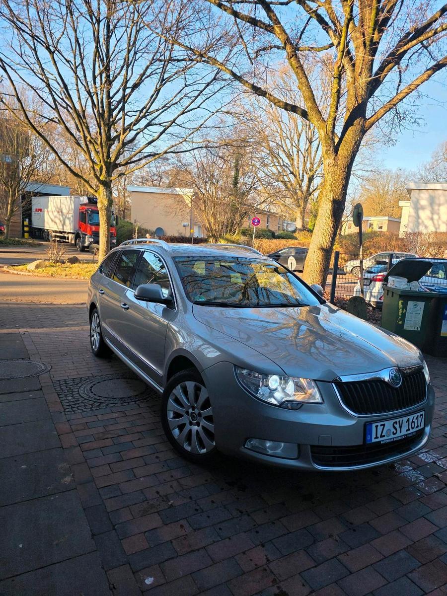 Skoda Superb, 2011