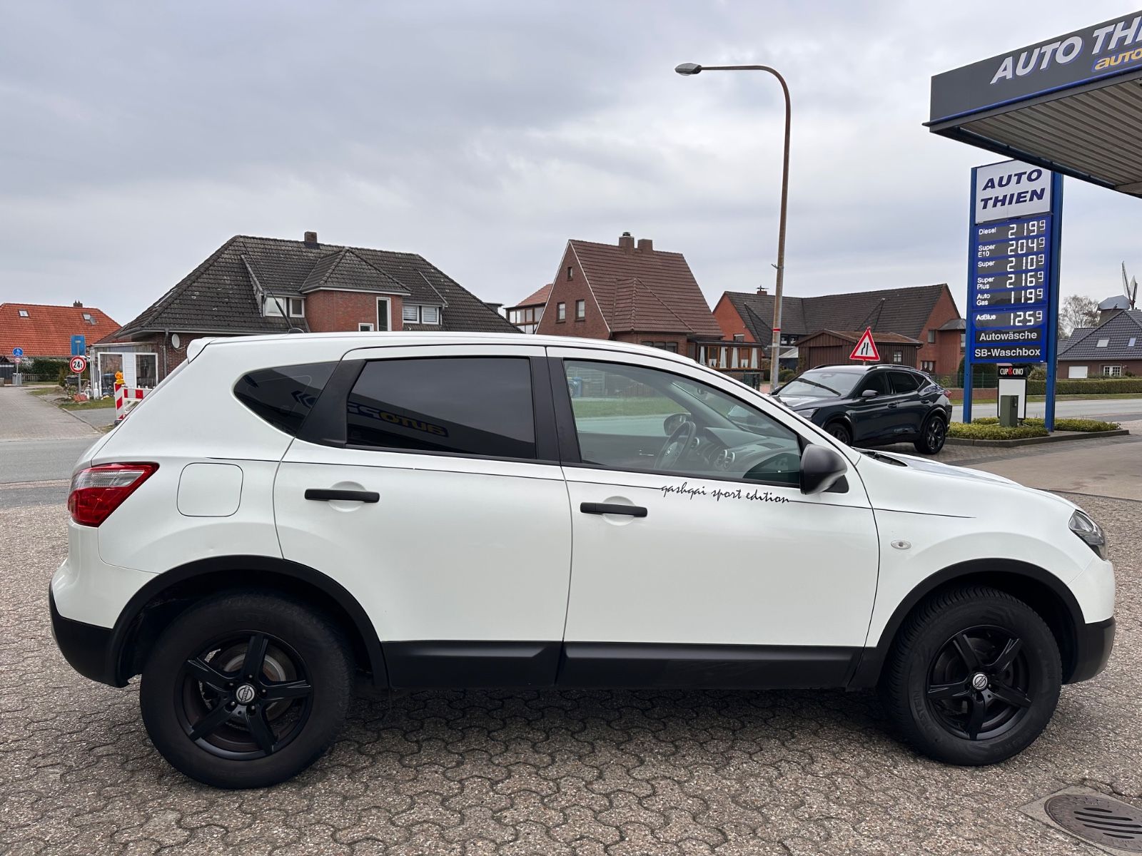 Fahrzeugabbildung Nissan Qashqai 1.6 Visia GRA/BT/GJR/Klima
