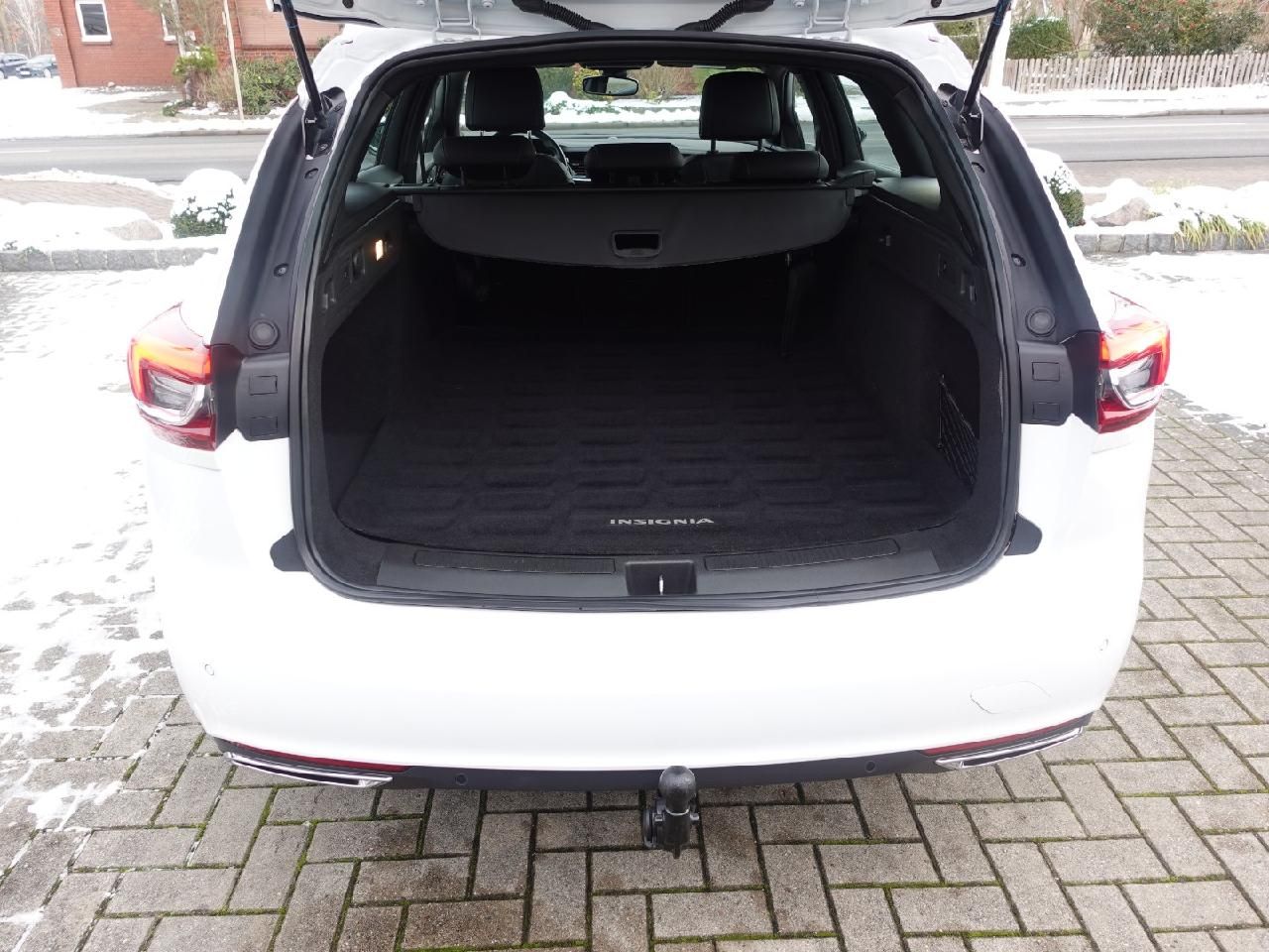 Fahrzeugabbildung Opel Insignia Sports Tourer 2,0 Business