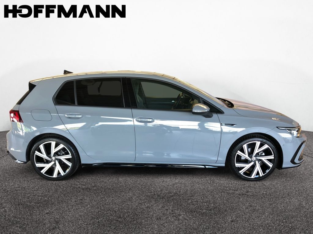 Fahrzeugabbildung Volkswagen Golf 1.5 eTSI OPF DSG R-Line