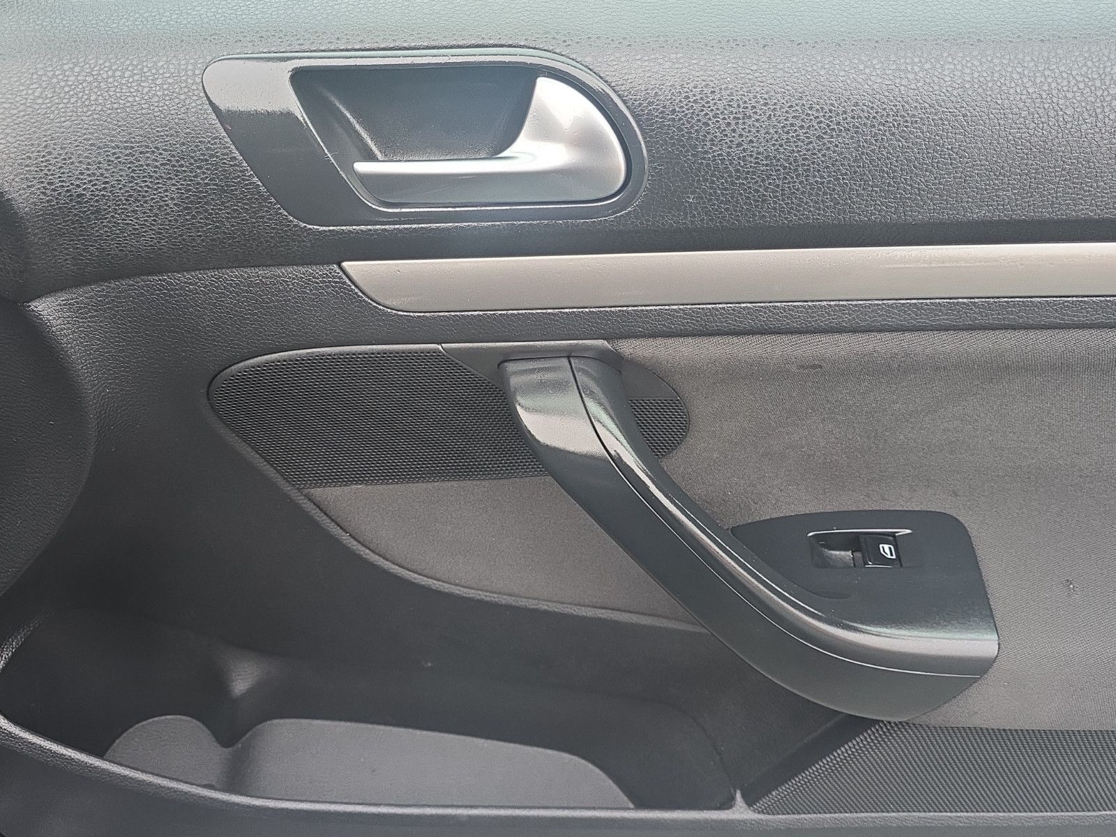 Fahrzeugabbildung Volkswagen Golf VI Variant Trendline INSPEKTION TÜV NEU