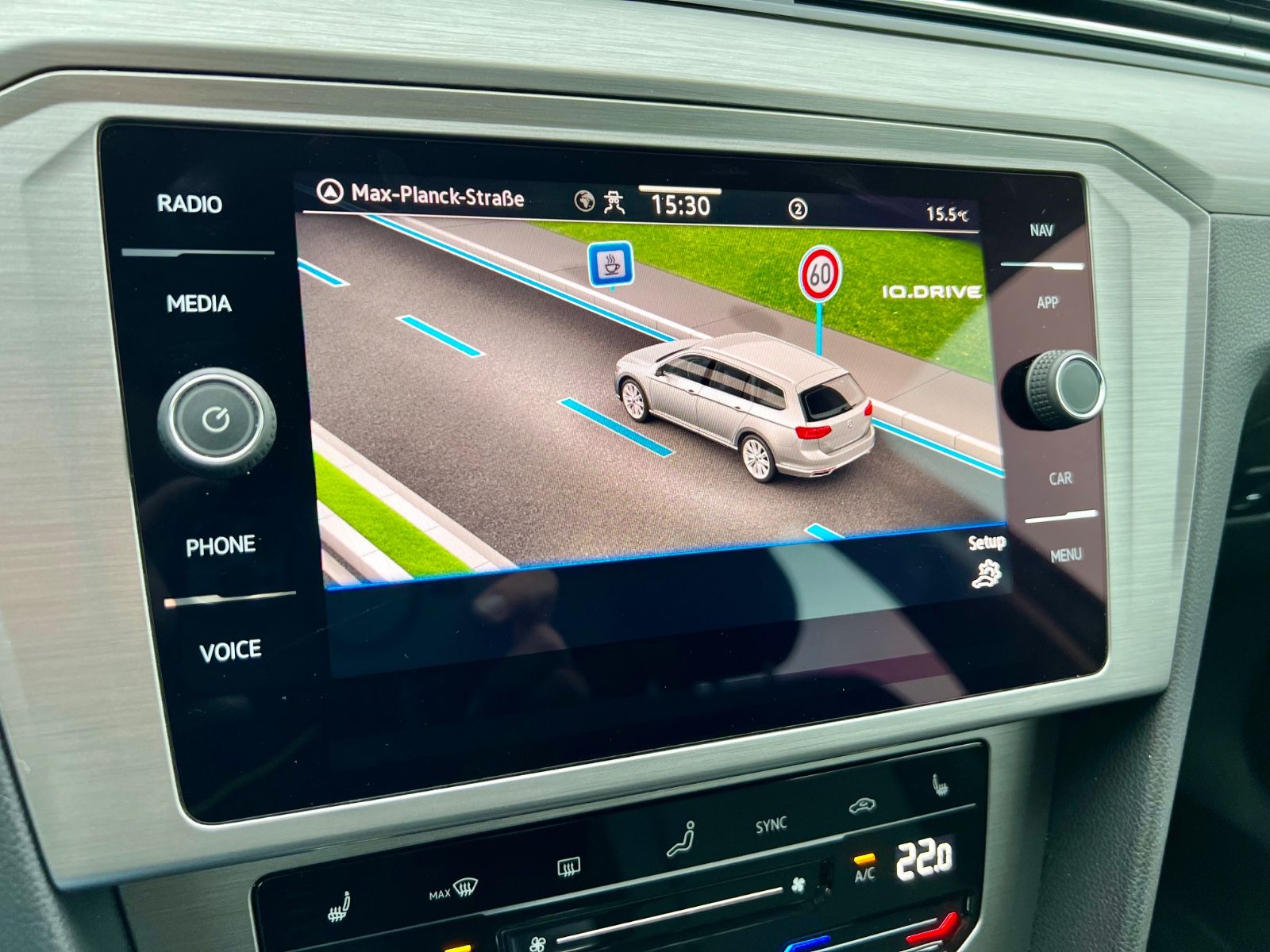 VW Passat Variant Conceptline GZJR AAC SHZ NAVI
