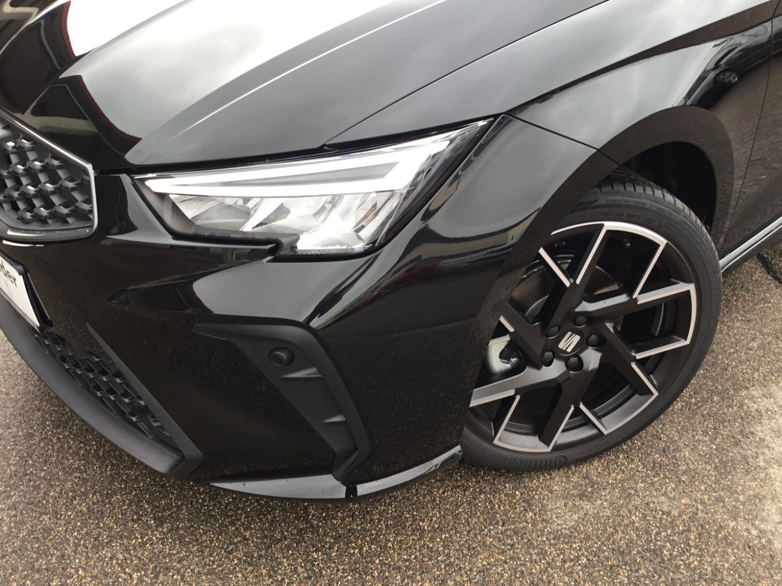 Fahrzeugabbildung SEAT Ibiza 1.5 TSI FR Black Edition DSG+Pano+18"+ACC