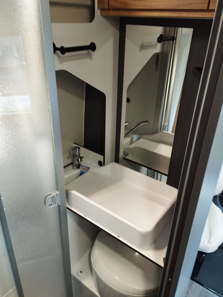 Fahrzeugabbildung Karmann Dexter 4x4 DE 570 AW Allrad, RFK, Beh. Abwassert