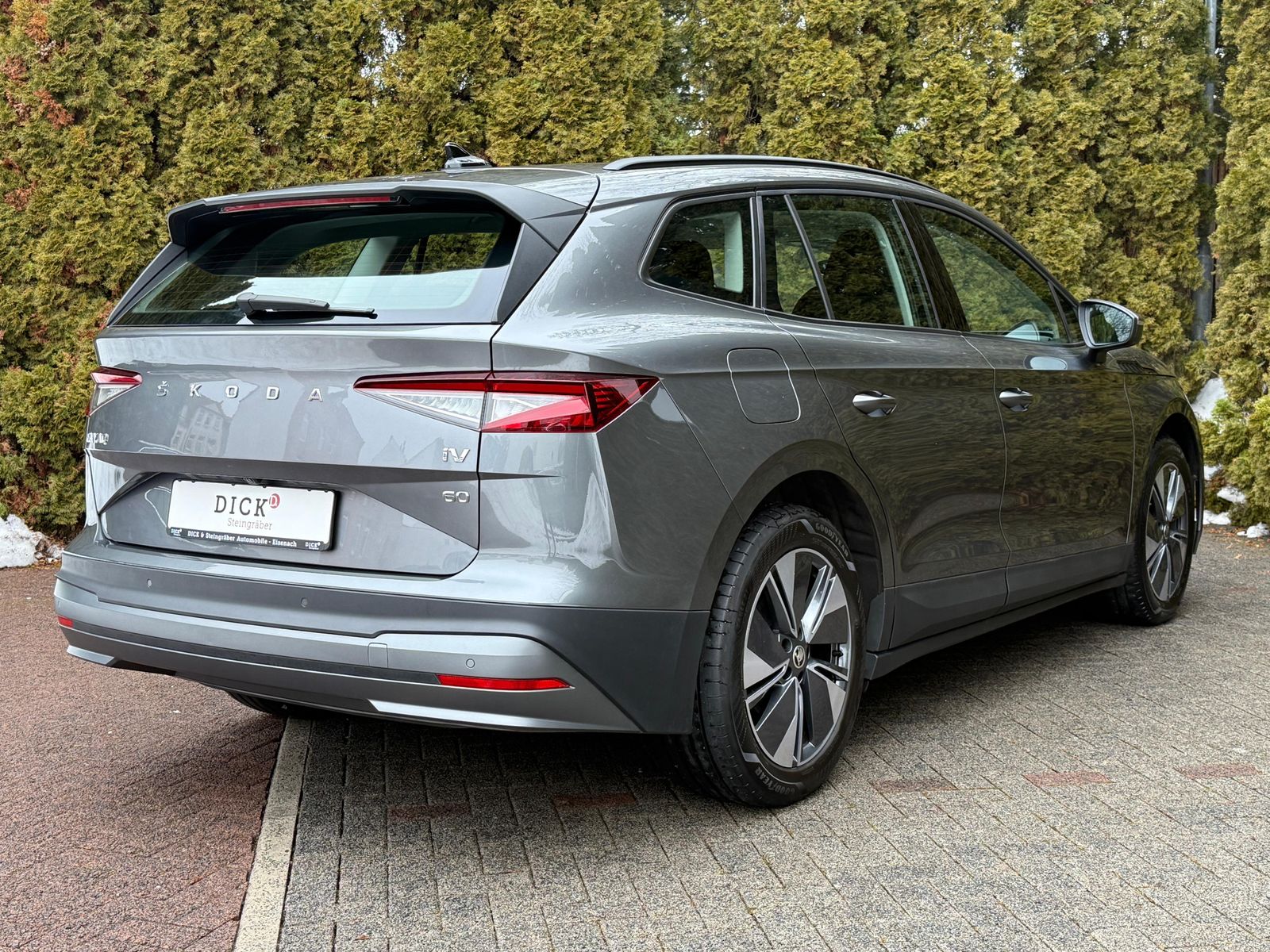 Fahrzeugabbildung SKODA Enyaq 60 Loft CCS+LED+NAV+SHZ+KAMERA+AHK+ACC+DAB